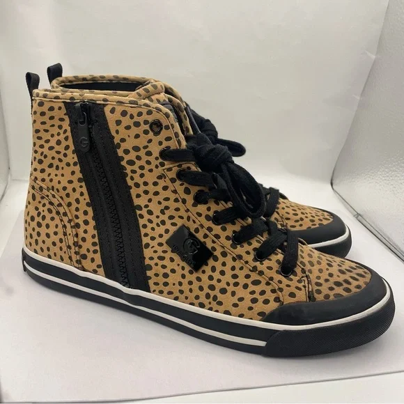 GBG Los Angeles Tan and Black Polka Dot Sneakers - Picture 7 of 10